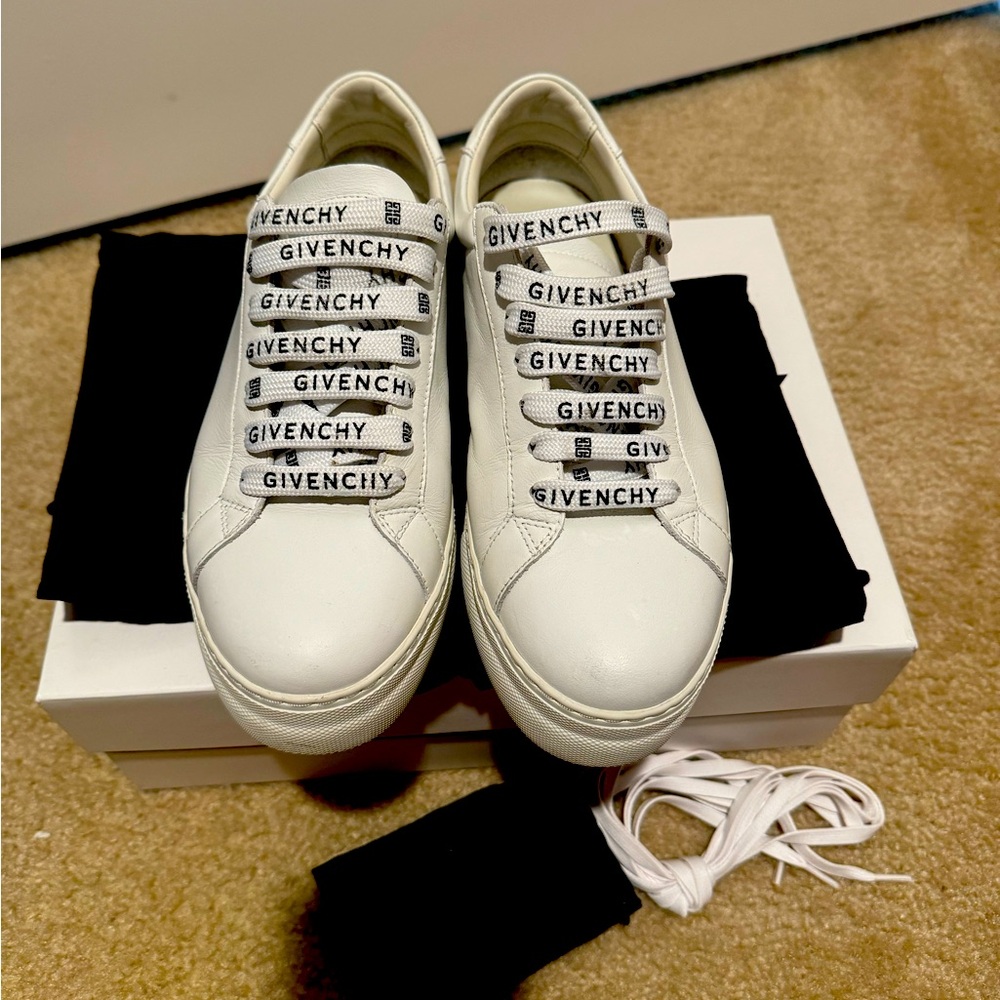 Givenchy Womens Urban White Platform Fashion Sneakers Size 7.5 US / 37.5 EUR